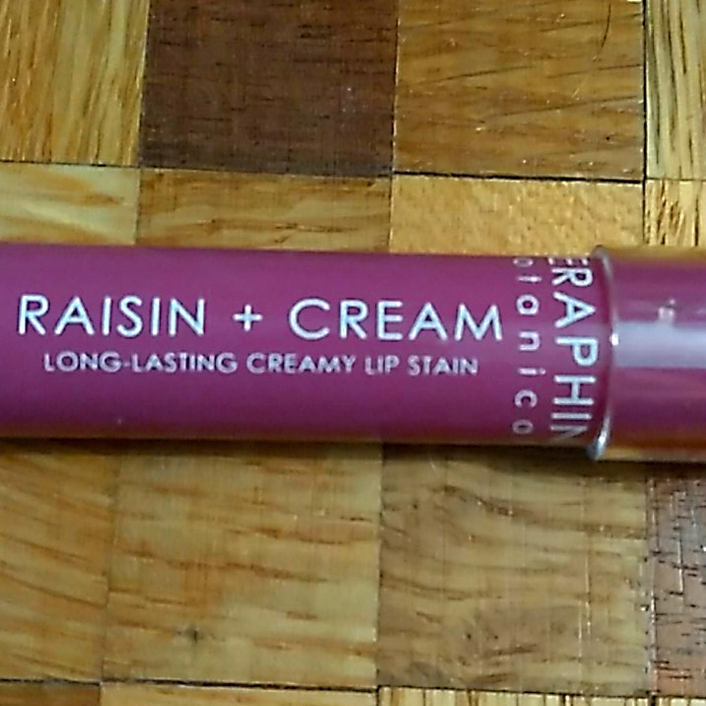 Long lasting creamy lip stain